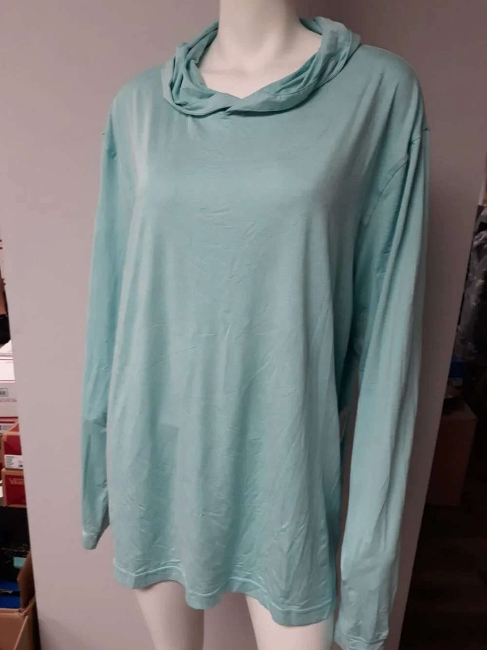UPF 50 Women's Pull Over Shirt Blue Size XL NEW WITH TAGS! - Picture 1 of 5